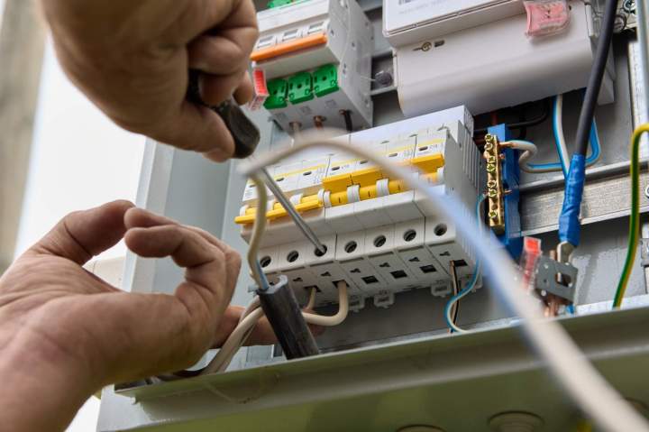 Électricien dépannage Pau
